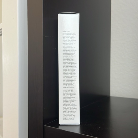 Glo Skin Beauty: Oil Free Tinted Primer spf 30 - Picture 2 of 4